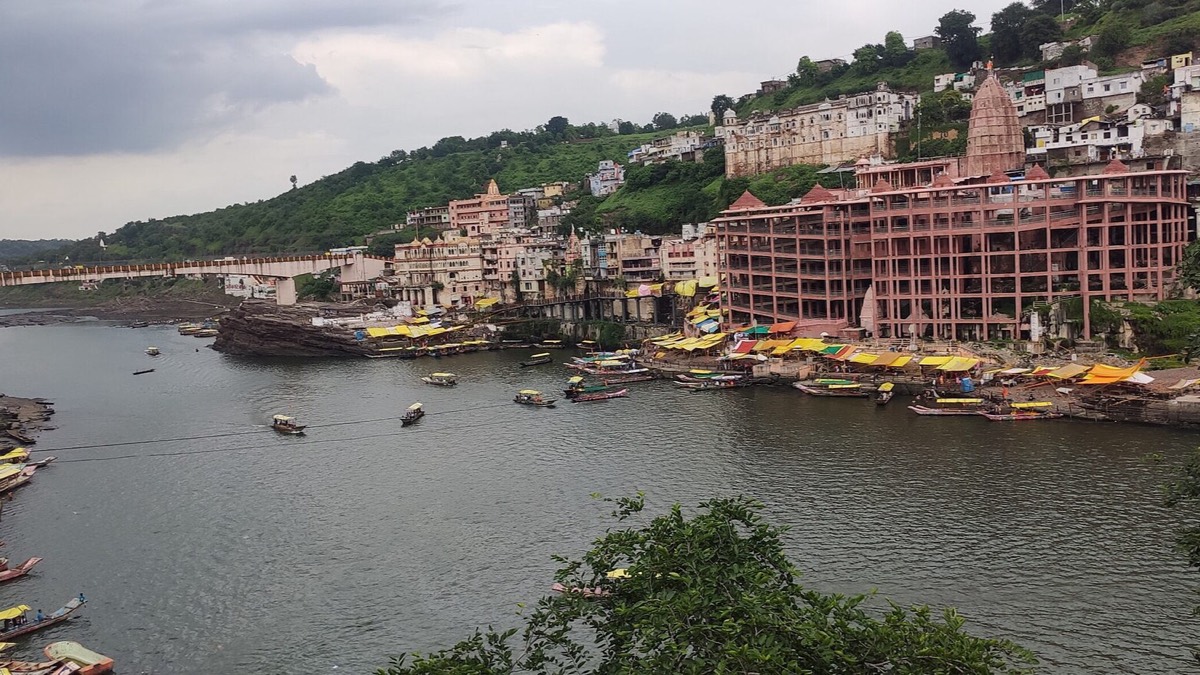 Omkareshwar Jyotirlinga Temple on the Narmada
